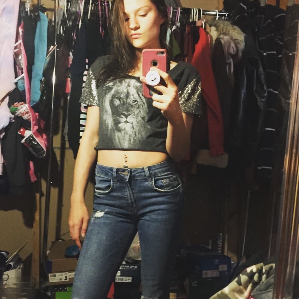 Tiger Cropped Short Sequined Sleeved Top